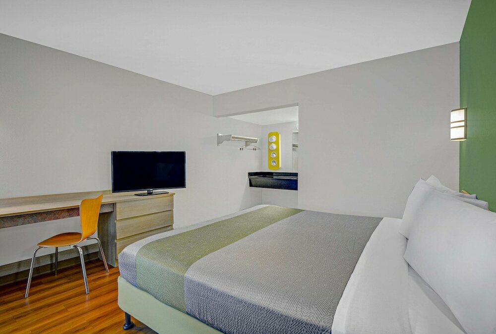 Фото Motel 6 Tallahassee, Fl - Downtown