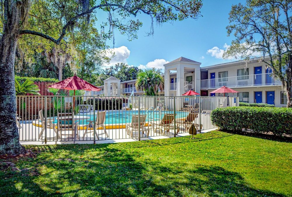 Фото Motel 6 Tallahassee, Fl - Downtown