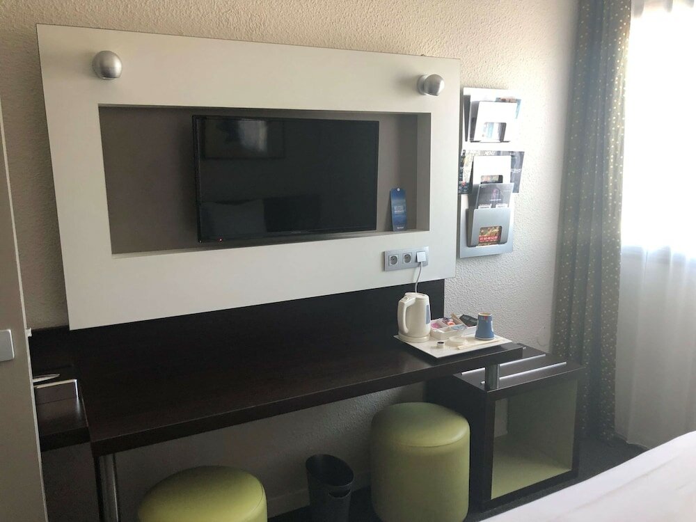 Фото Hotel Kyriad Orly Aéroport Athis Mons