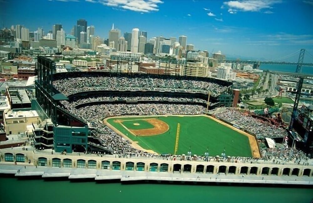 Фото Executive Hotel Vintage Court