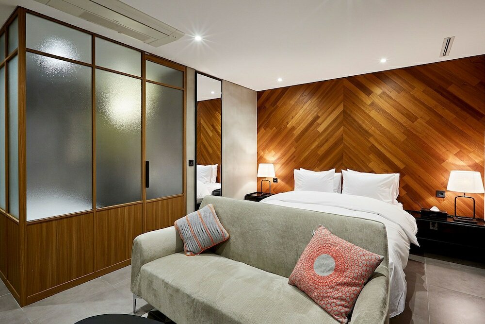 Фото Hotel The Artist Yeoksam