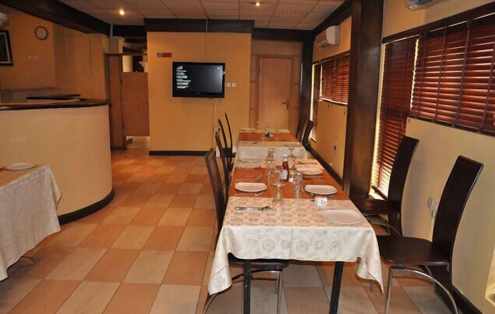 Фото Solitude Hotel Victoria Island