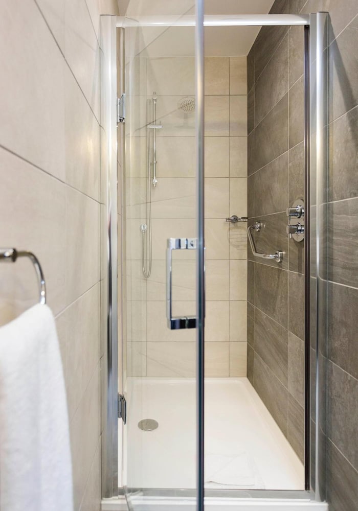 Фото Maldron Hotel Pearse Street