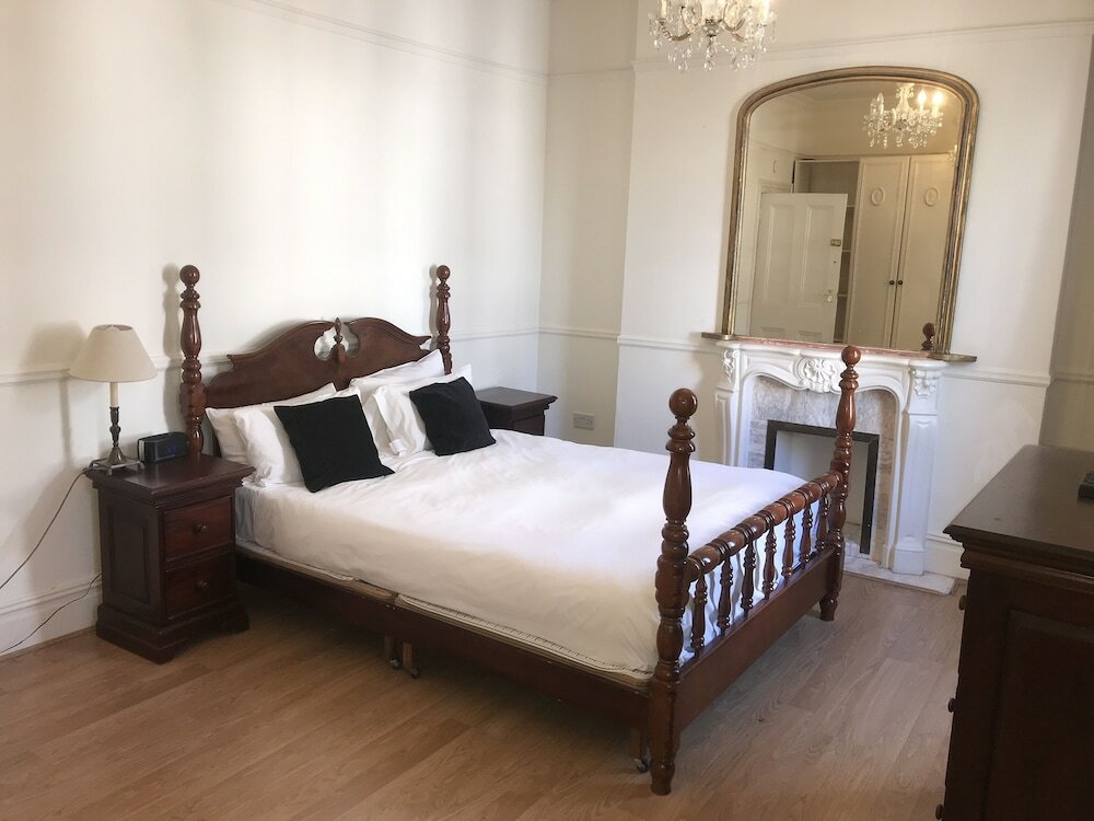 Фото The Colonnade