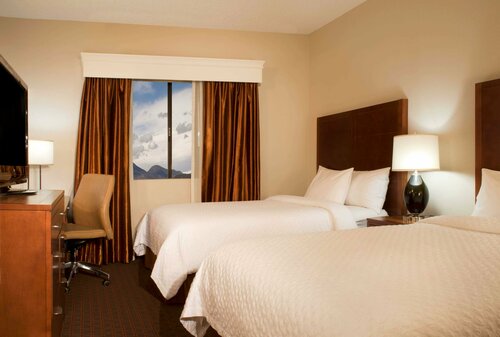 Гостиница Embassy Suites by Hilton Flagstaff во Флагстаффе