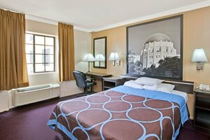 Гостиница Super 8 by Wyndham Hollywood LA Area