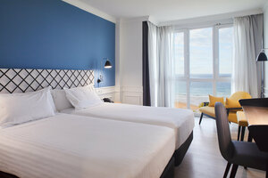 Гостиница Hotel Silken Rio Santander