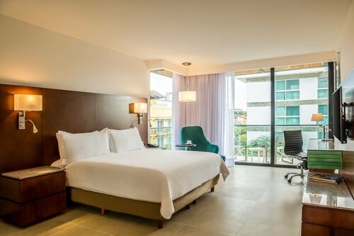 Гостиница Fiesta Inn Playa del Carmen в Плая-дель-Кармен