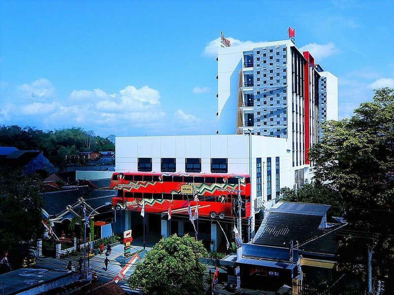Гостиница Hotel Dafam Fortuna Jember в Джембере