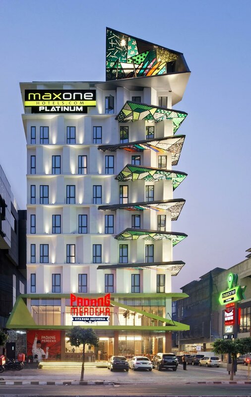 Гостиница MaxOneHotels.com at Platinum Hayam Wuruk Jakarta в Джакарте
