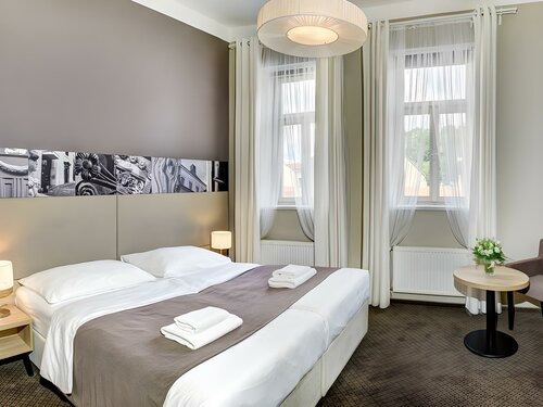 Гостиница Three Crowns Hotel Prague в Праге