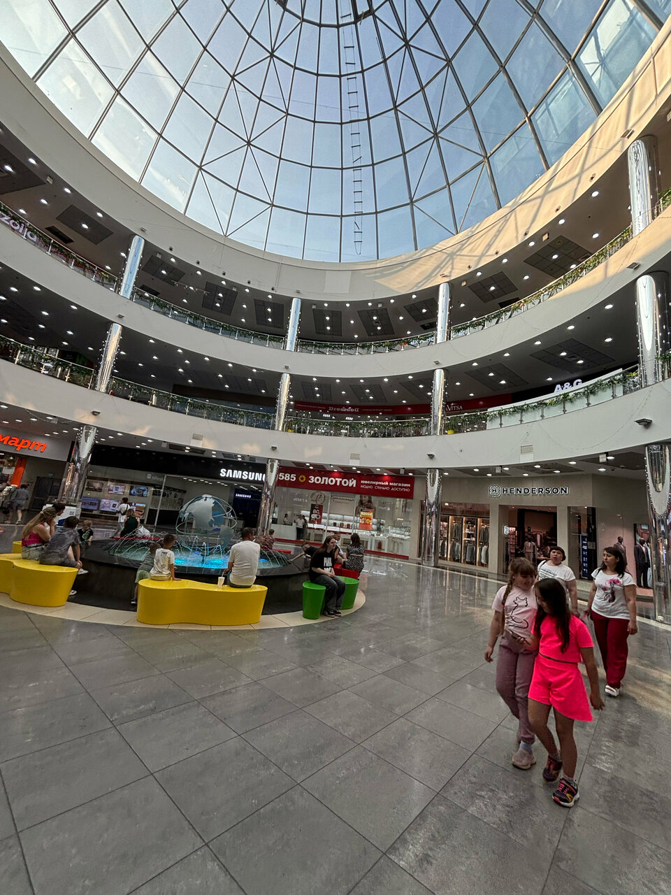 «5 популярных торговых центров Альметьевска» фото материала