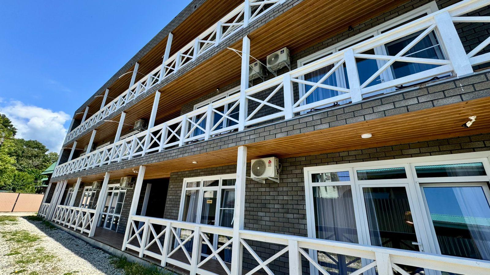 Фото До'Моря рядом