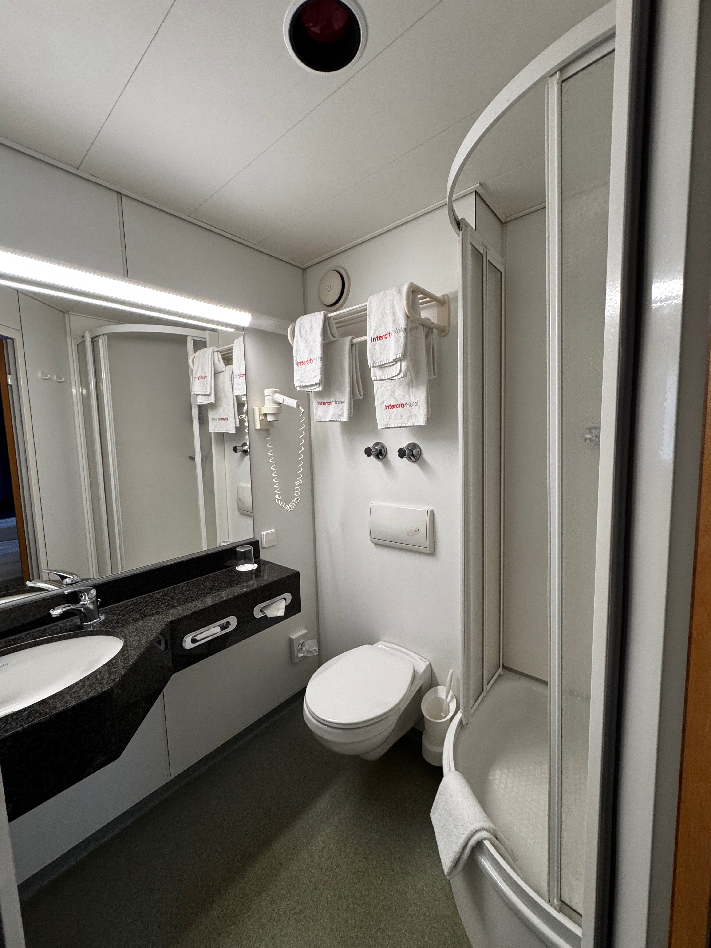 Фото IntercityHotel Freiburg