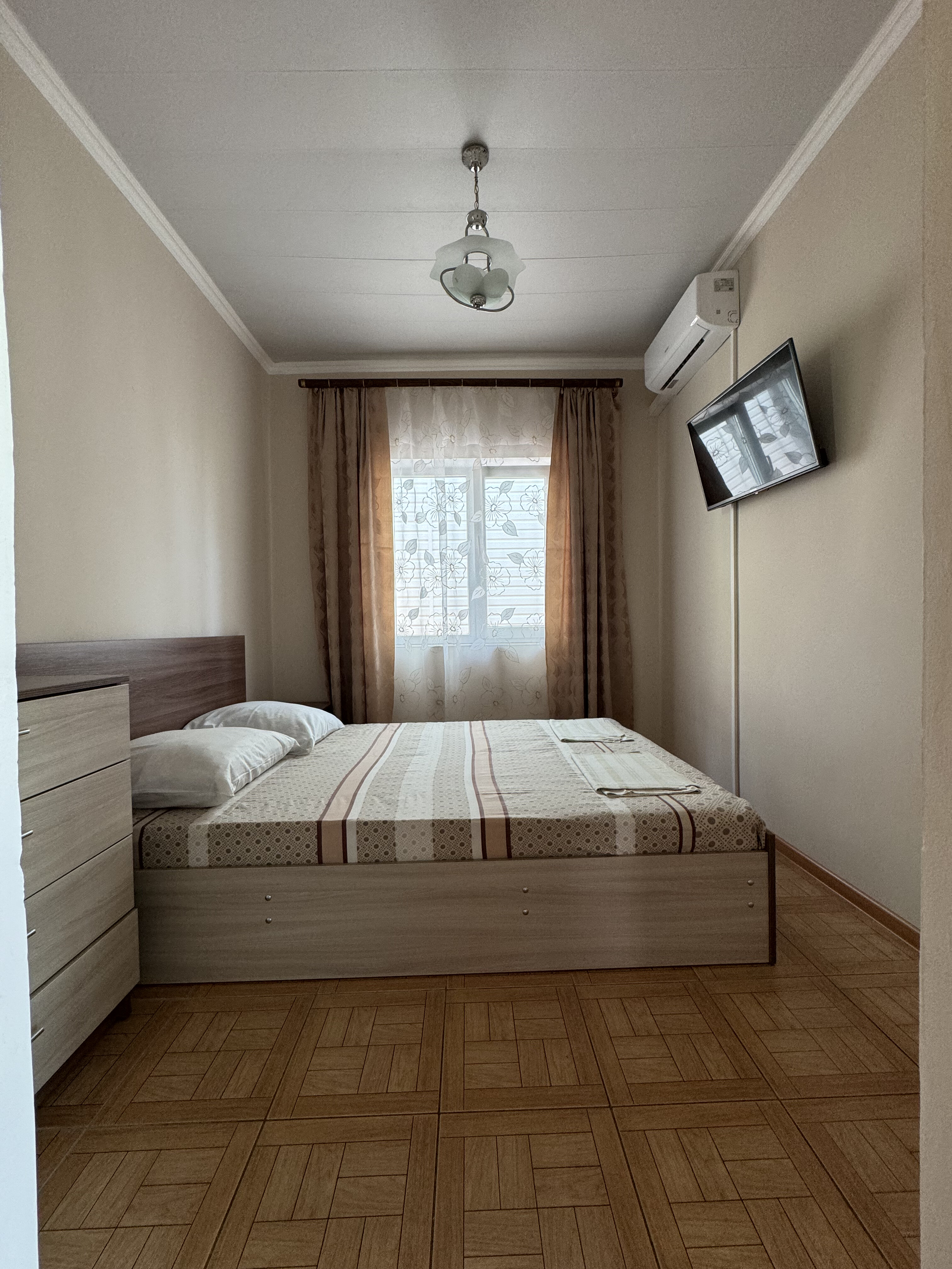 Фото Лазуриус