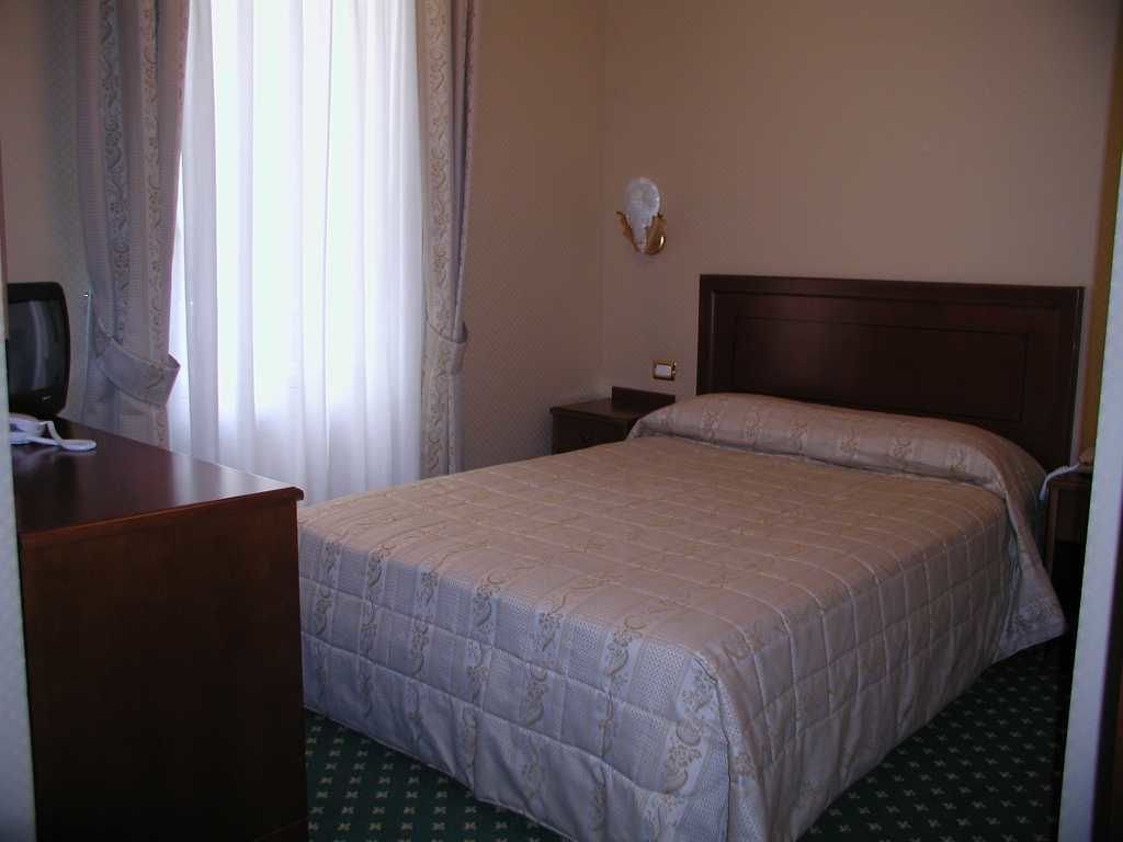 Фото Hotel Olympia