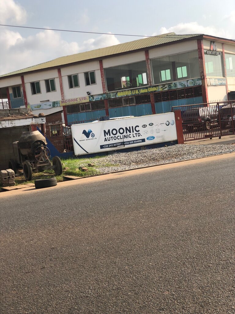 Car service, auto repair Moonic, Earth, photo