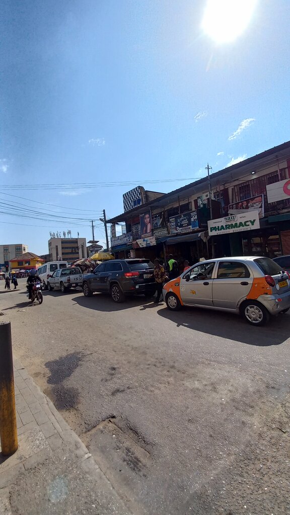 Internet cafe Boozi Jeet, Accra, photo