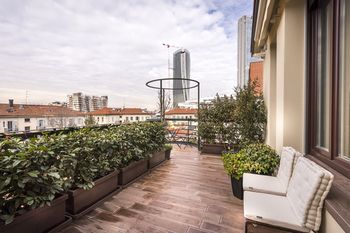 Фото City Life – RentClass Poliuto