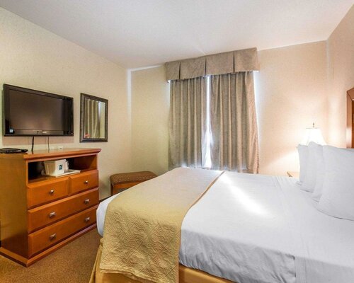 Гостиница Quality Inn & Suites в Летбридже
