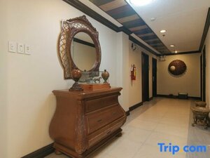 Гостиница Reddoorz near Landers Superstore Cebu City
