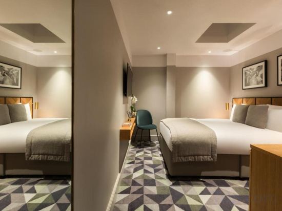 Фото Victory House Leicester Square