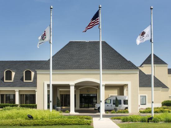 Фото DoubleTree by Hilton Chicago Wood Dale - Elk Grove