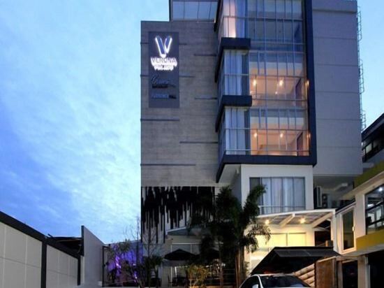Фото Verona Palace Hotel Bandung