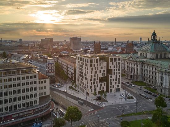 Фото отеля 1