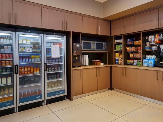 Фото Hilton Garden Inn London Heathrow Airport