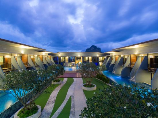 Фото The Phu Beach Hotel