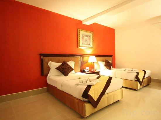 Фото The Golden Ville Boutique Hotel