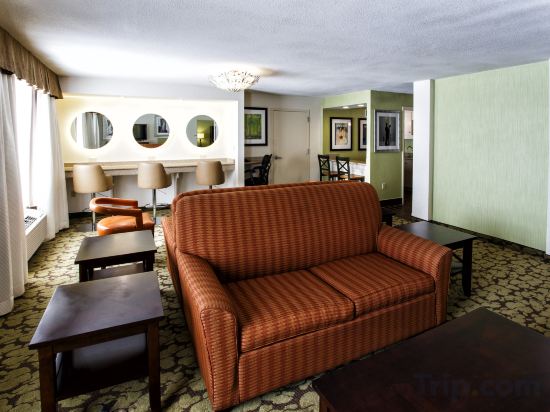 Фото Hilton Garden Inn New York/Staten Island