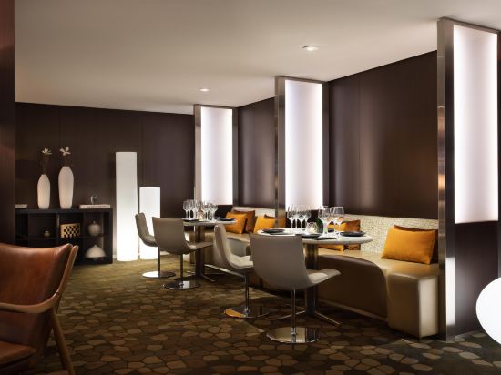 Фото Renaissance Barcelona Hotel