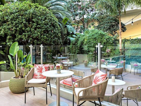 Фото Hotel Croisette Beach Cannes-MGallery