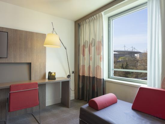 Фото Novotel Paris Saint Denis Stade Basilique