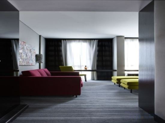 Фото Twenty One Hotel