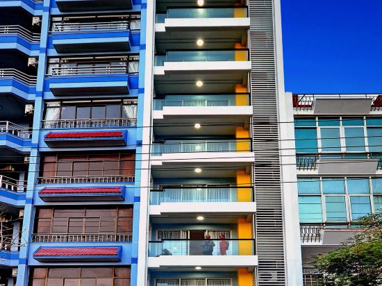 Фото Golden Lotus Hotel