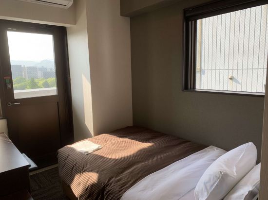 Фото Hotel LiVEMAX Hiroshima Heiwa Koen-Mae