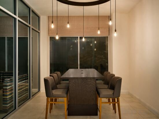 Фото Hilton Garden Inn New York Times Square South