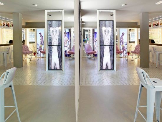 Фото Two Hotel Barcelona by Axel - Adults only