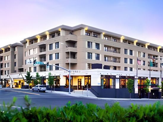 Фото Courtyard by Marriott Seattle Bellevue/Downtown