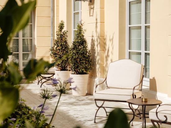 Фото Hôtel De France