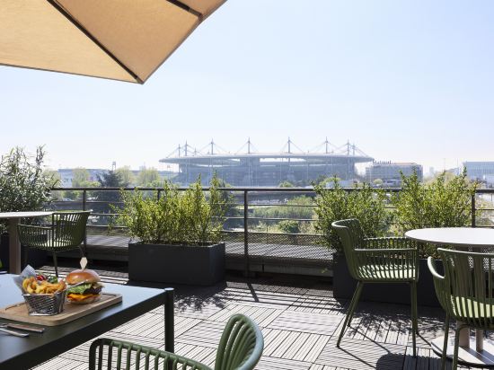 Фото Novotel Paris Saint Denis Stade Basilique