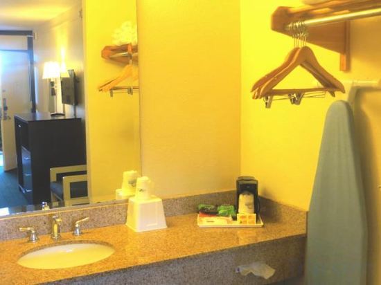 Фото Days Inn by Wyndham Orlando Conv. Center/International Dr
