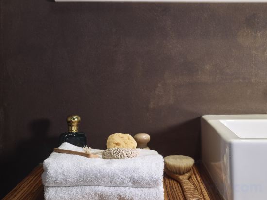 Фото The Icon Hotel & Lounge