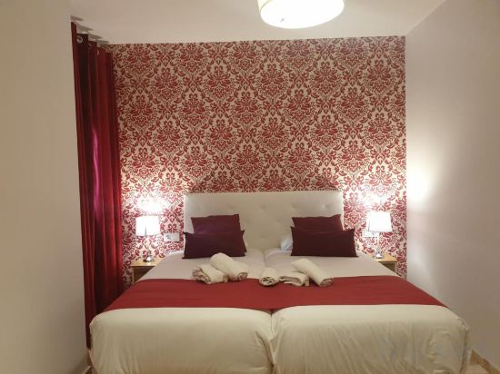 Фото Hotel y Apartamentos Doña Lola