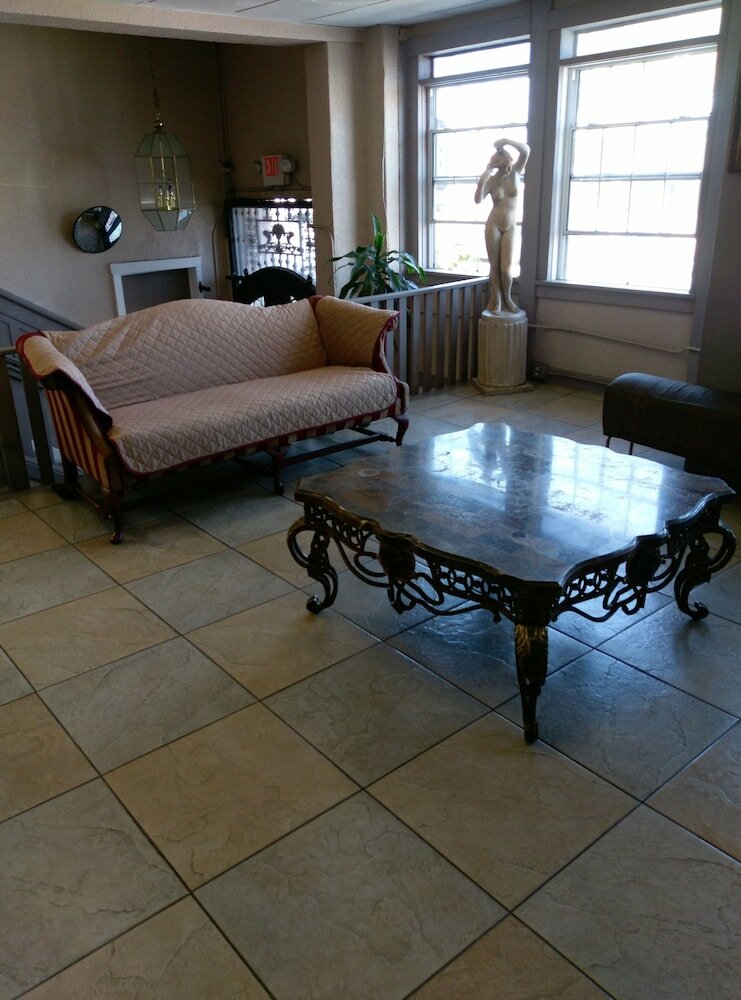 Фото Monterey Inn Hotel