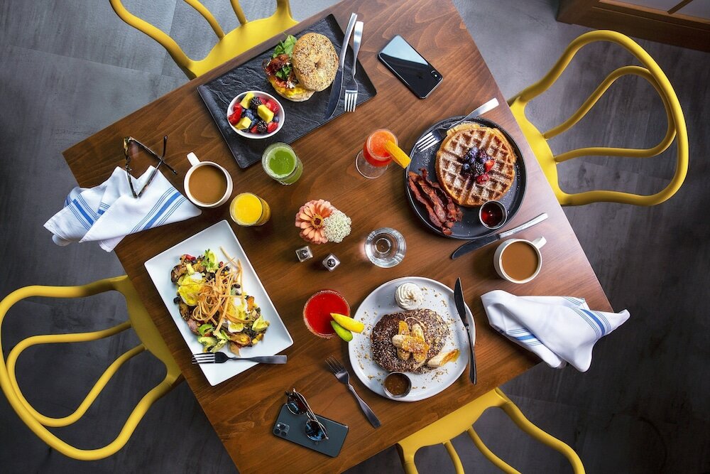 Фото Kimpton Schofield Hotel, an Ihg Hotel