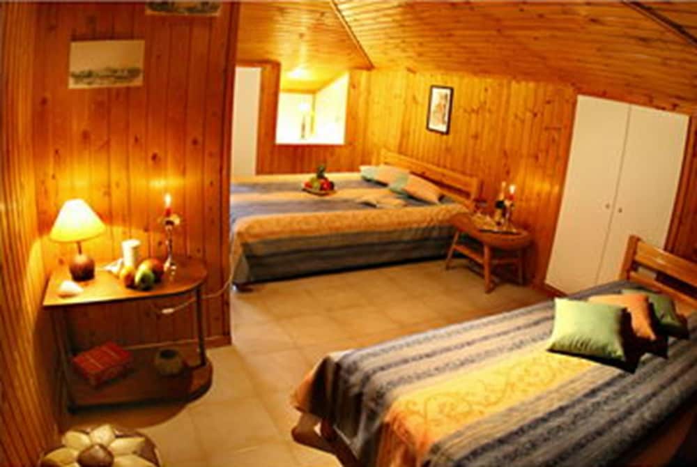 Фото Ionis Art Hotel